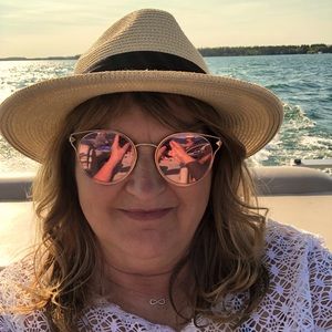 Meet your Posher, Sonia